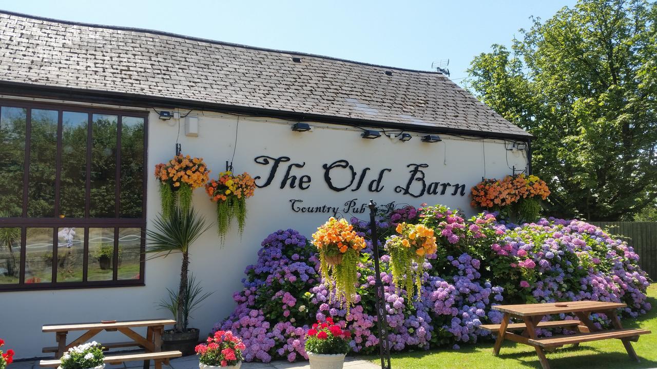 The Old Barn Inn ニューポート エクステリア 写真