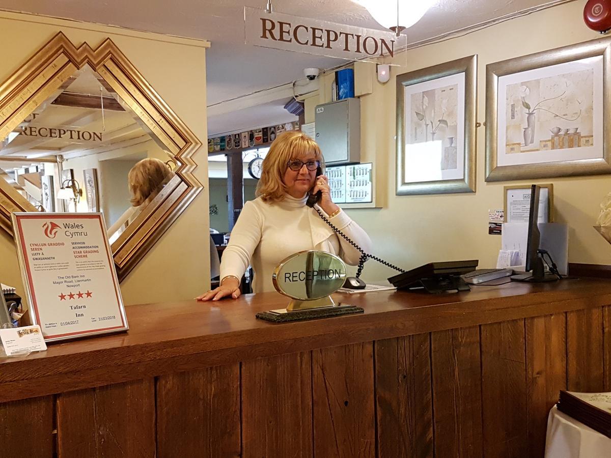 The Old Barn Inn ニューポート エクステリア 写真