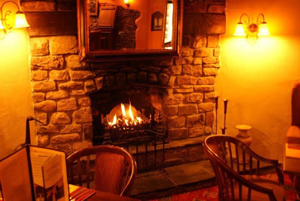The Old Barn Inn ニューポート エクステリア 写真